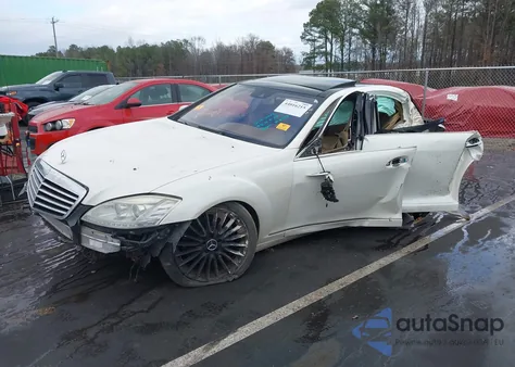 2013 Mercedes-Benz S 550 4Matic z USA, uszkodzony, nr VIN WDDNG9EB6DA496332